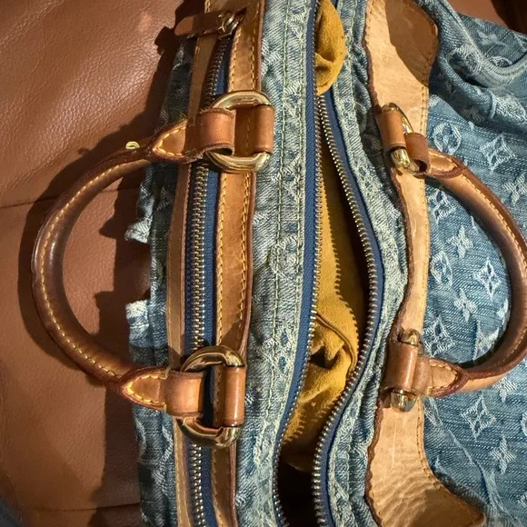 Louis Vuitton Blue Denim Handbag - Picture 10 of 13